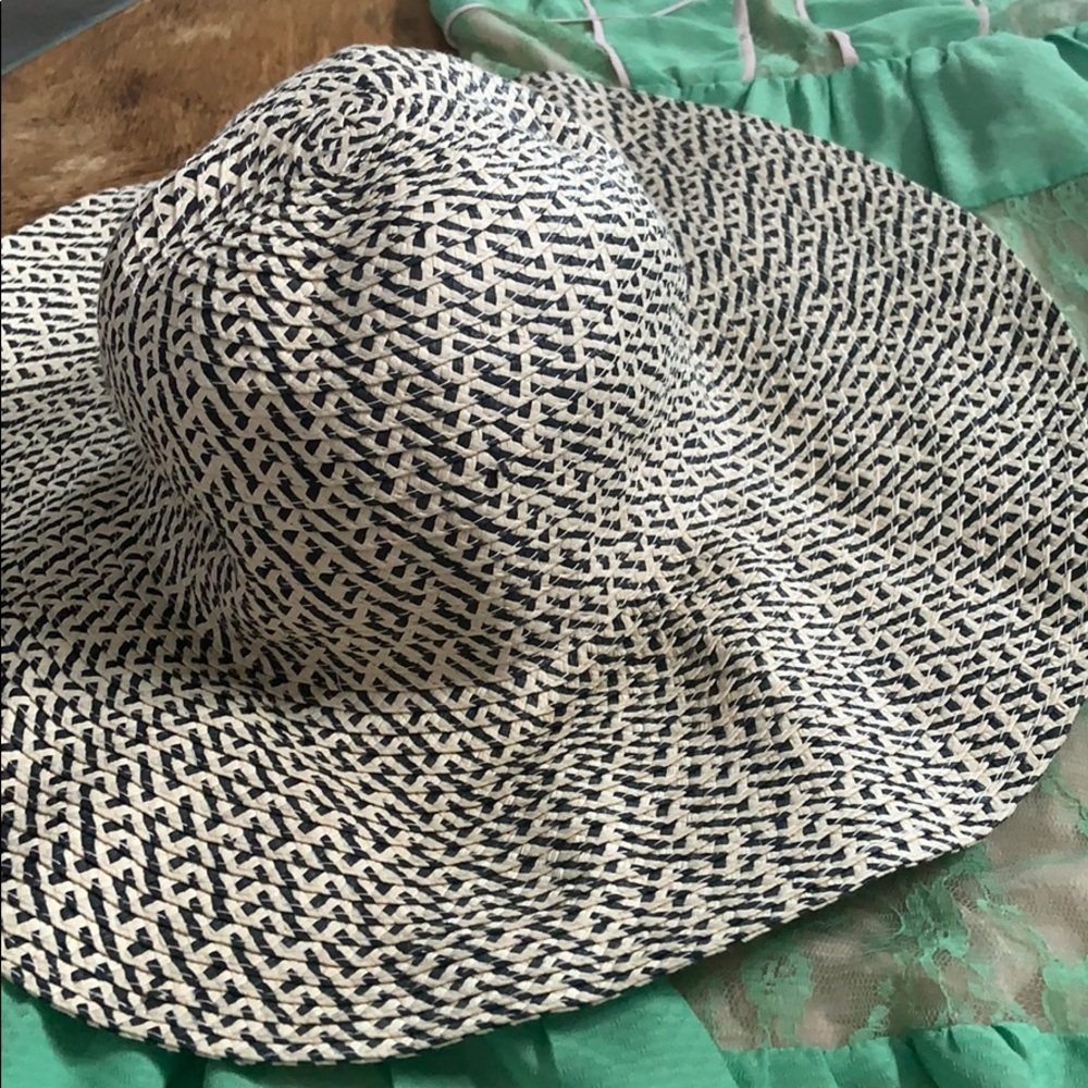 Sun hat - Picture 2 of 3